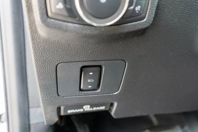 Used 2020 White Ford Lariat image 24