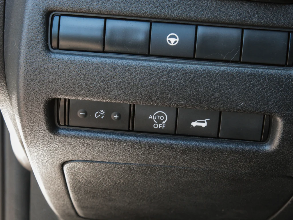 Used 2023 Pearl White Tricoat Nissan SV image 12