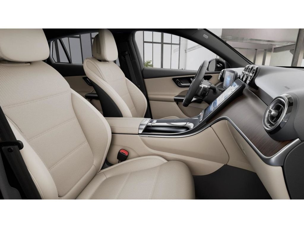 New 2027 Polar White Mercedes-Benz GLC 300 image 4