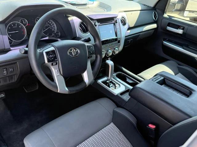 Used 2014 Super White Toyota SR5 image 9