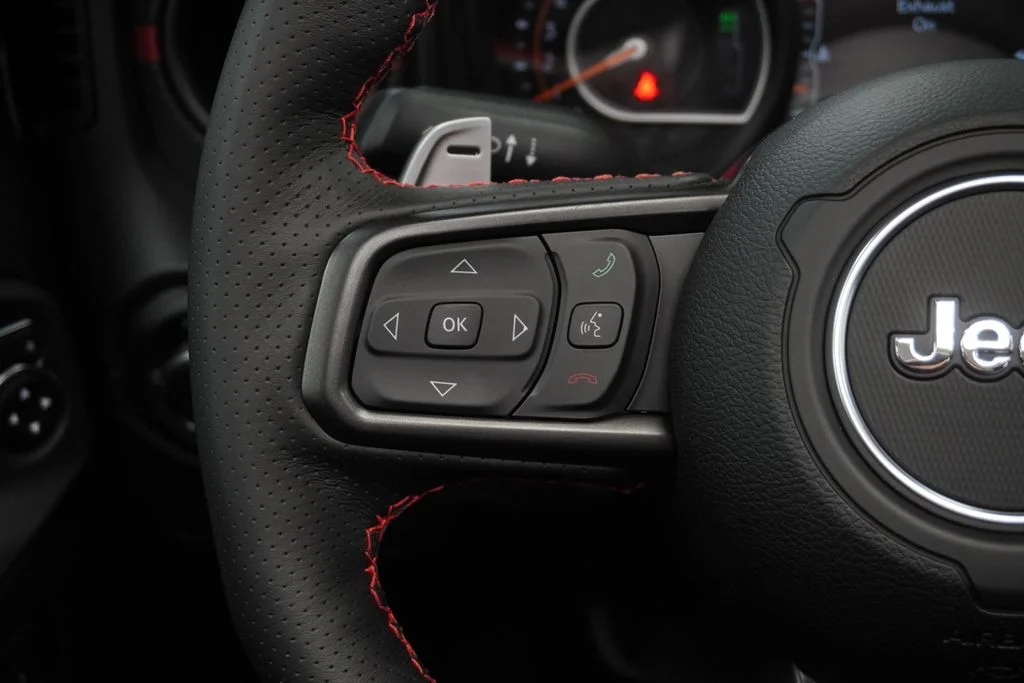 New 2026 Black Clear-Coat Exterior Paint Jeep Moab 392 image 26