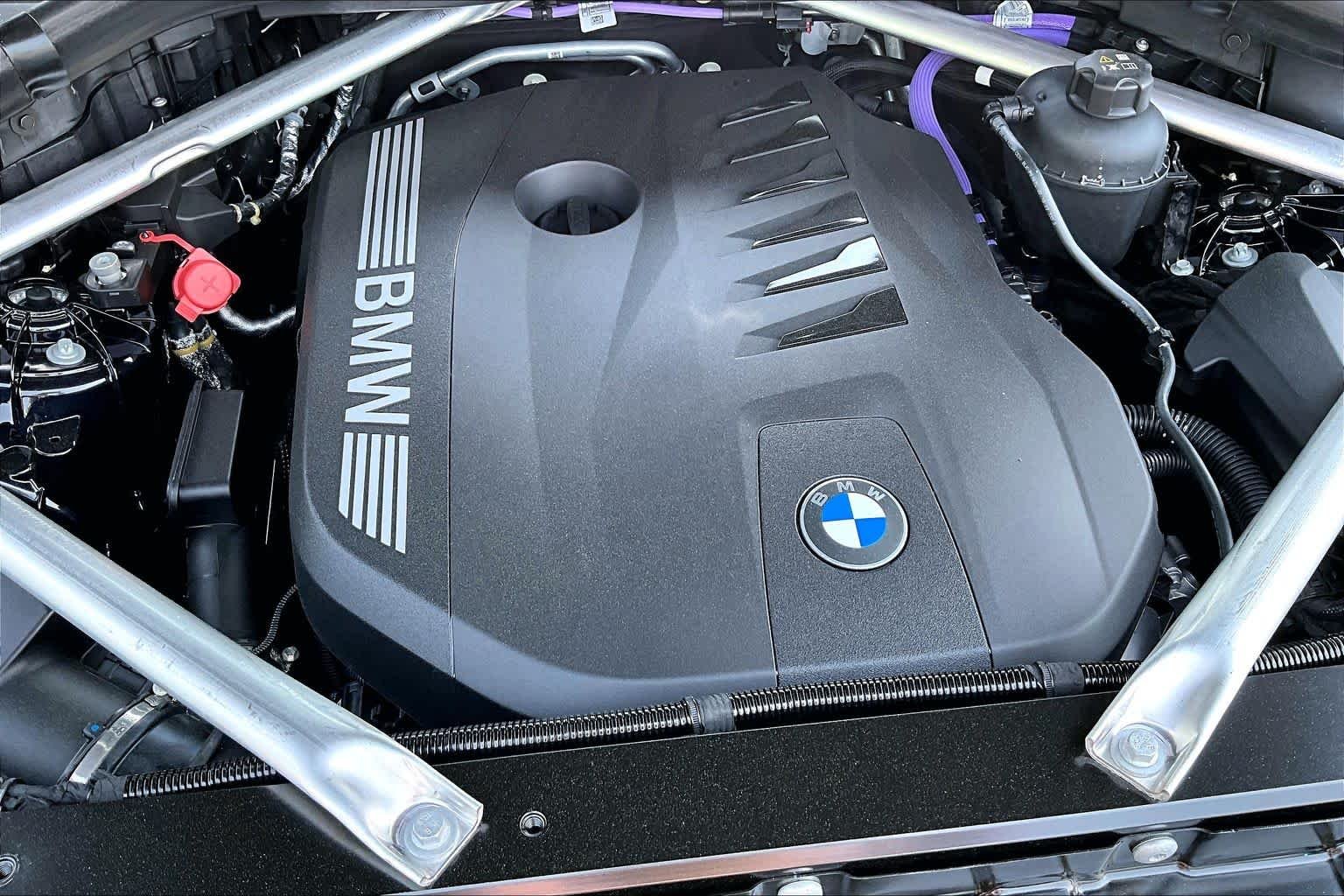 New 2026 Carbon Black Metallic BMW xDrive40i image 17