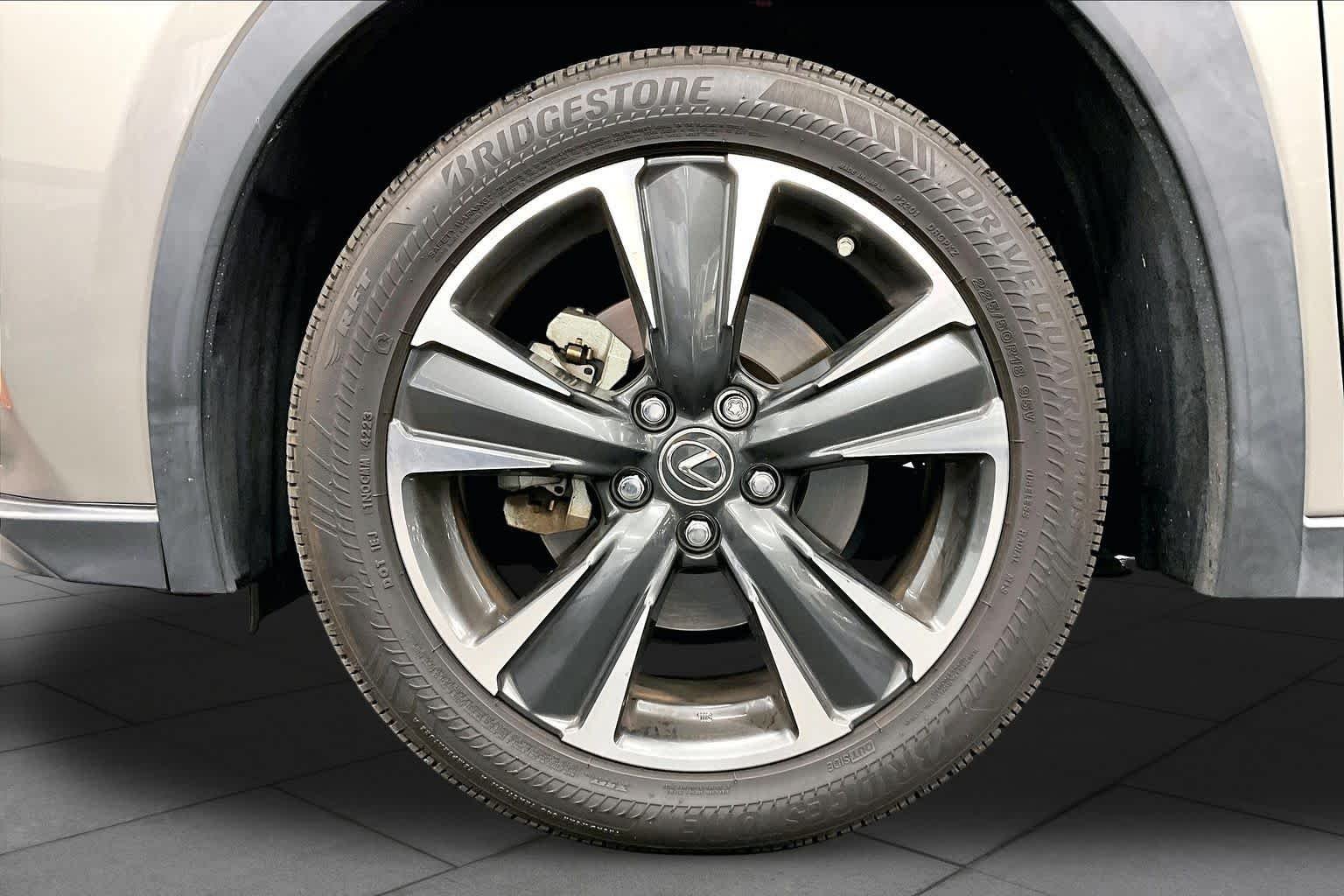 Used 2019 Atomic Silver Lexus  image 10
