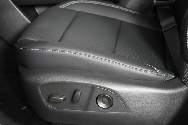 2027 Chevrolet Traverse LT - Photo 32