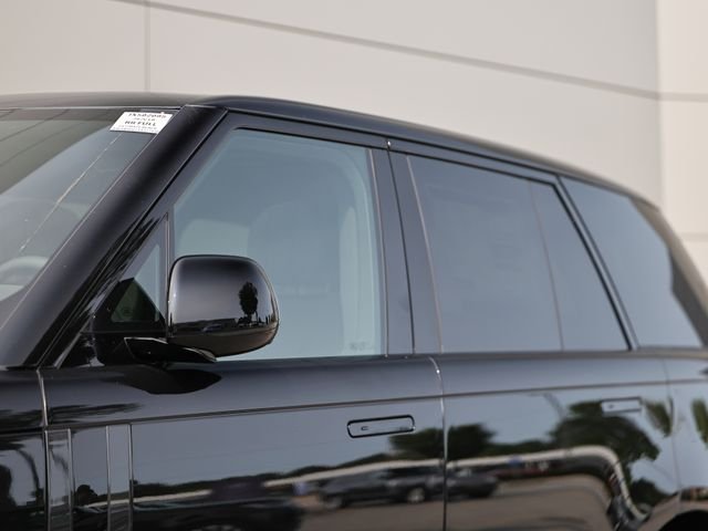 New 2026 Santorini Black LAND ROVER SE image 3