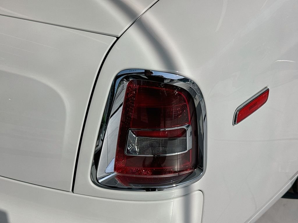 Used 2009 English White Rolls-Royce Base image 29
