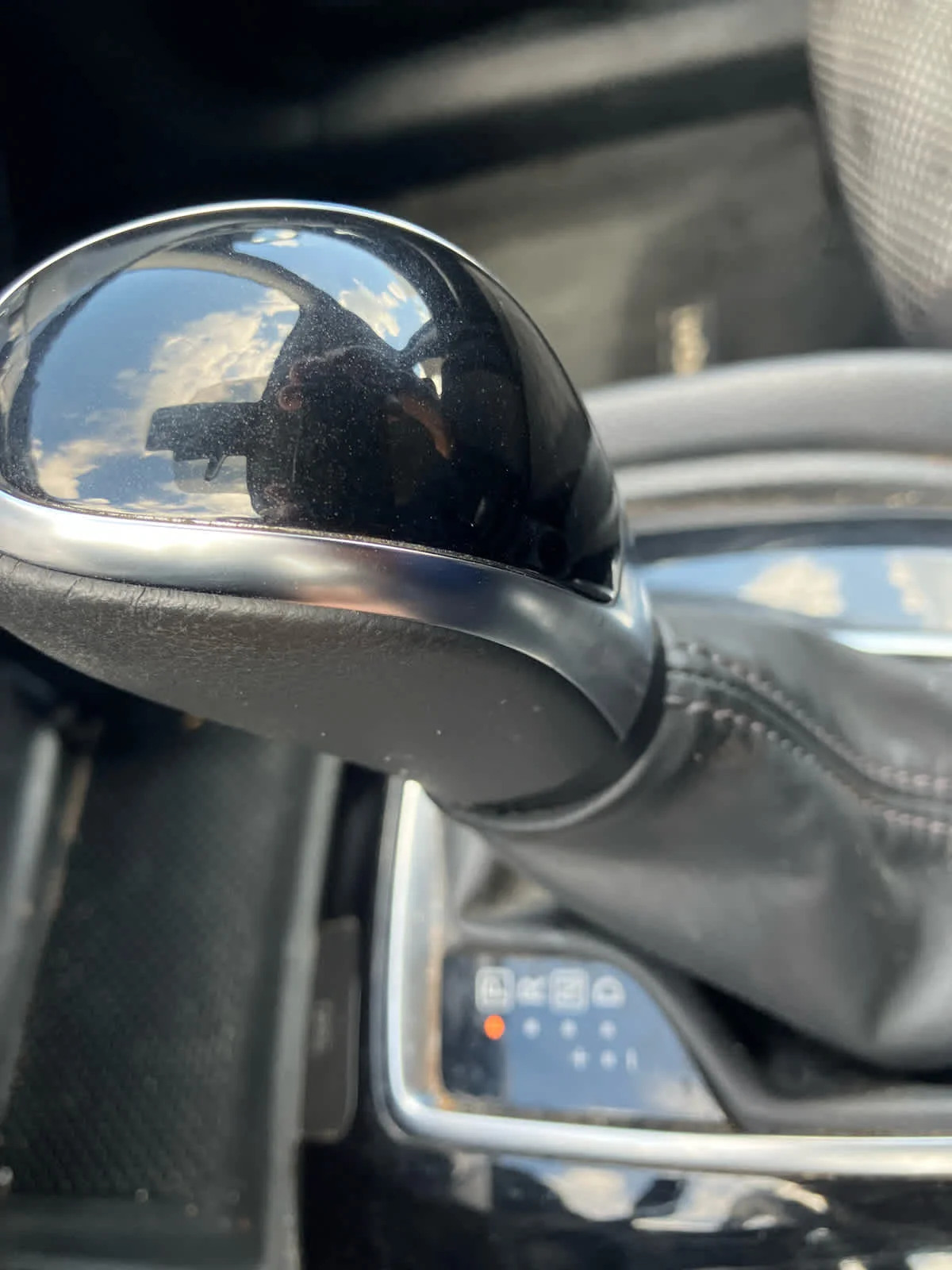 Used 2020 Magnetic Black Pearl Nissan SV image 28