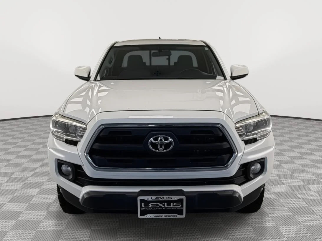 Used 2016 Super White Toyota SR5 image 5