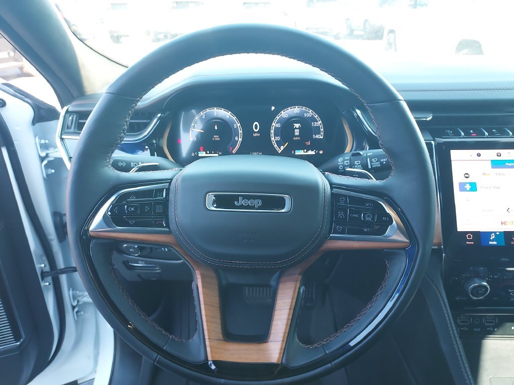 Used 2025 White Jeep Summit image 17