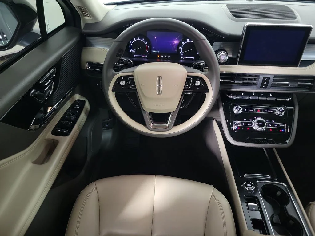 Certified Used 2022 Blue Lincoln Standard image 9