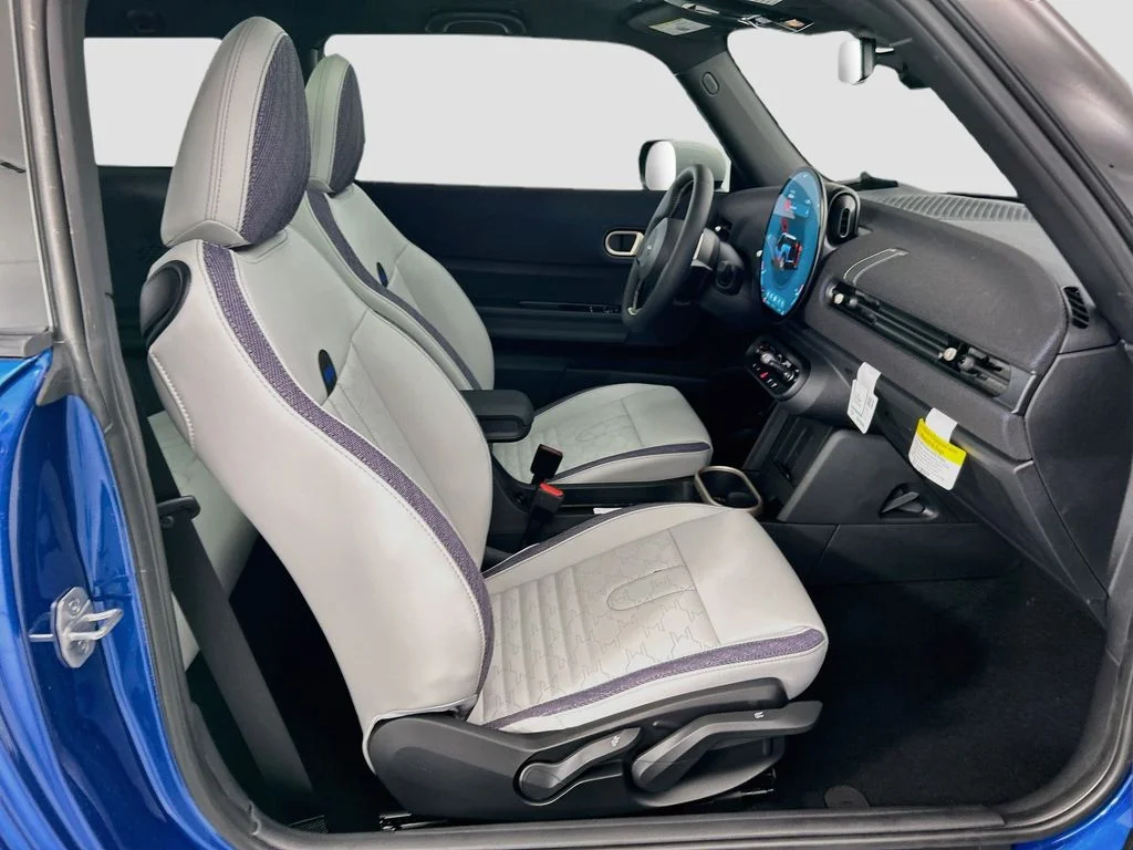 New 2026 Icy Sunshine Blue Metallic MINI Signature Plus image 19