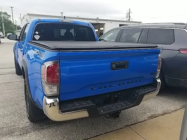 Used 2020 Blue Toyota SR5 image 17