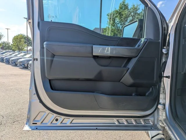 Used 2022 Silver Ford XLT image 11