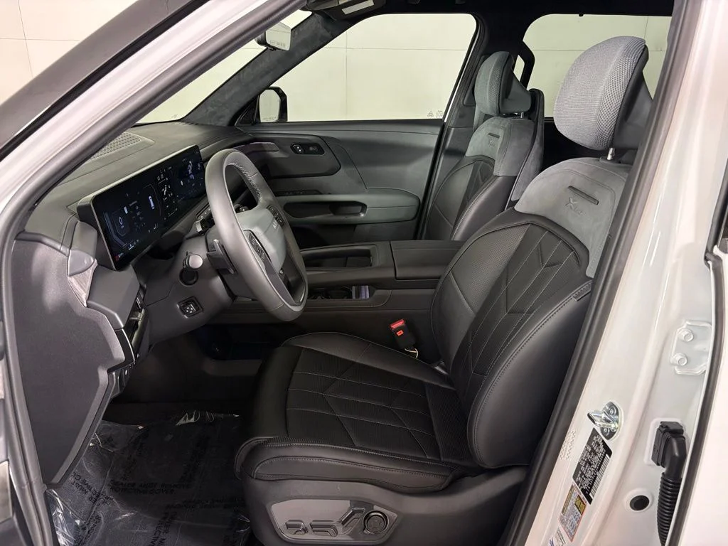 New 2027 Glacial White Pearl Kia X-Line SX Prestige image 17