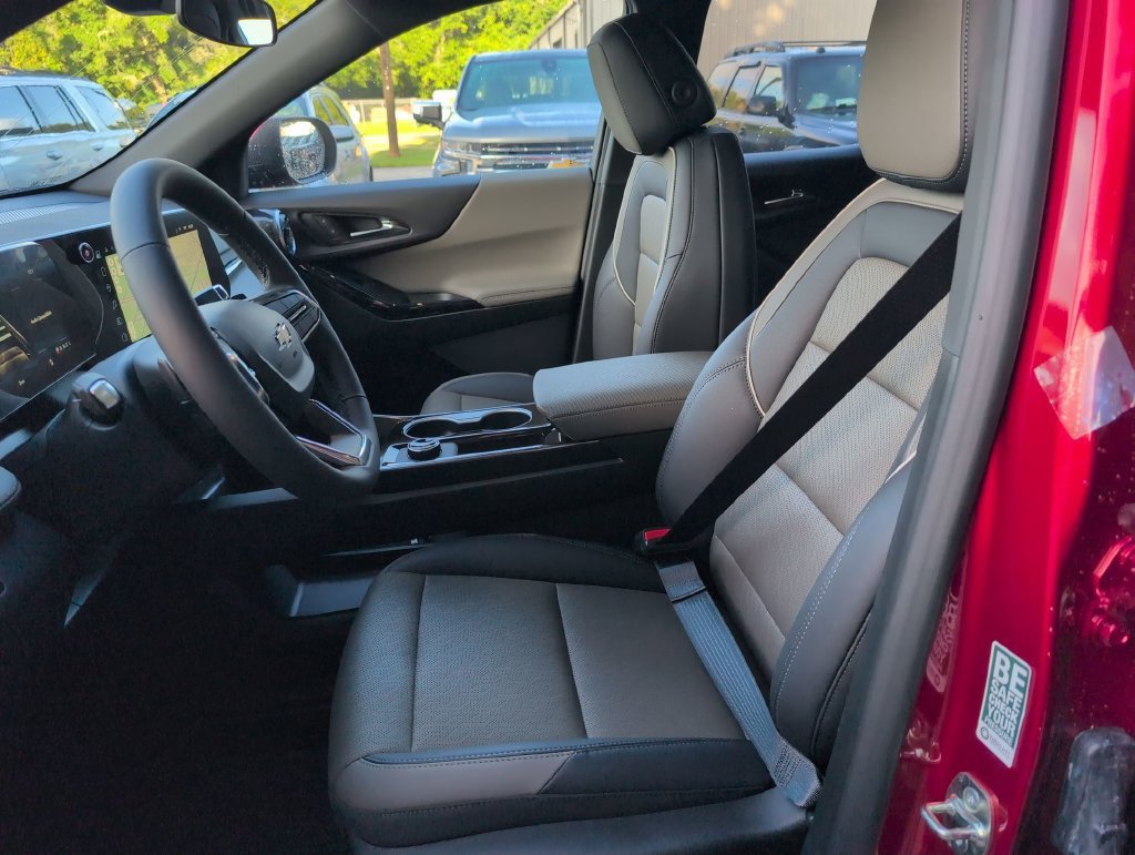2027 Chevrolet Equinox LT - Photo 15