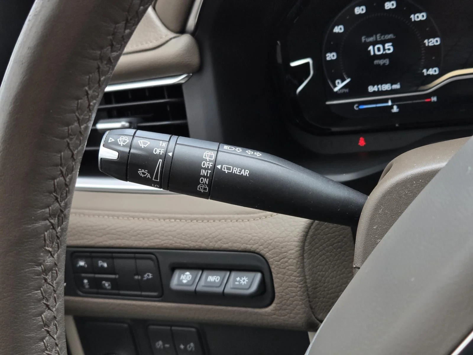 Used 2022 White Frost Tricoat GMC Denali image 21