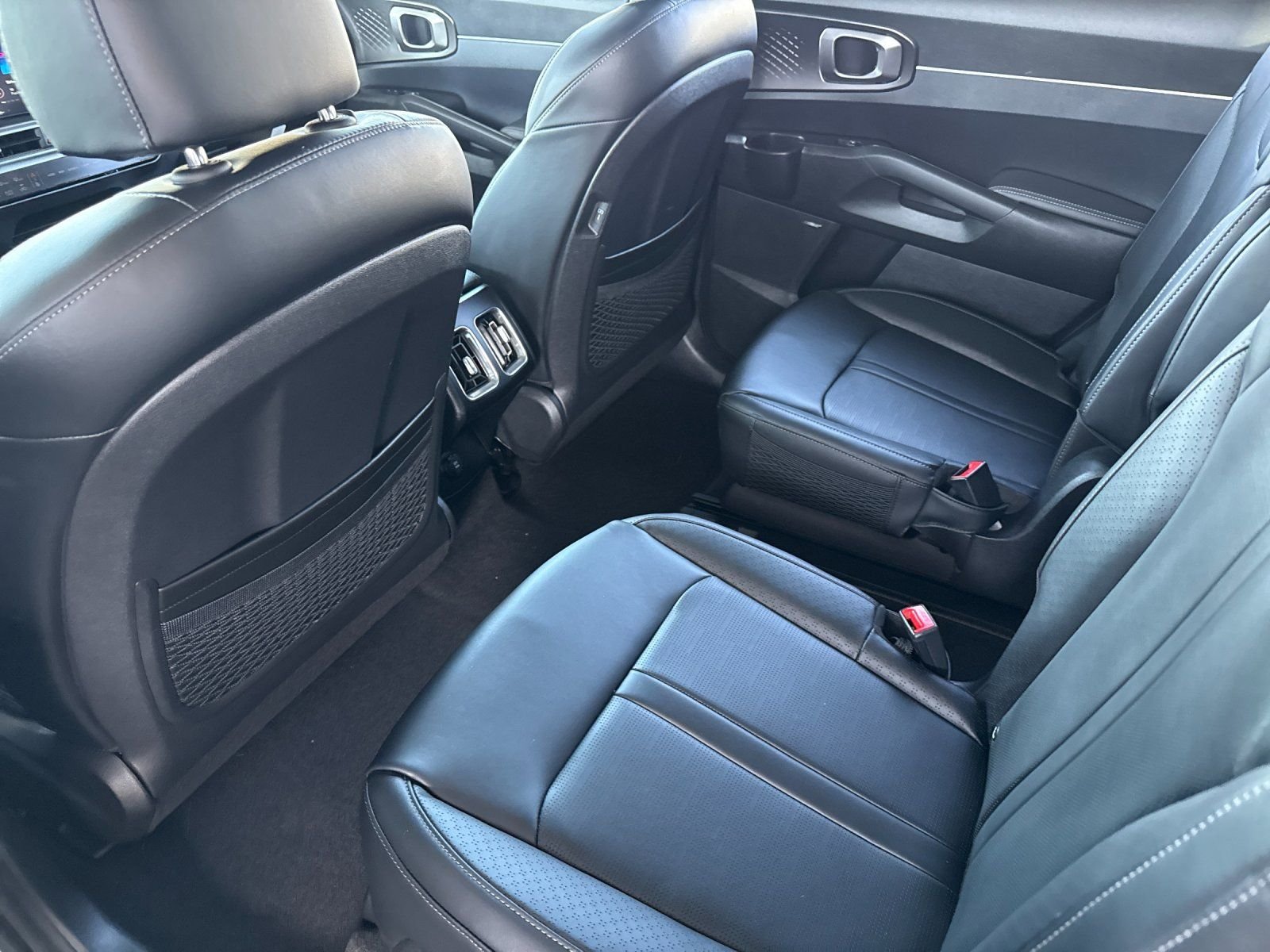 New 2026 Snow White Pearl Kia EX AWD image 12