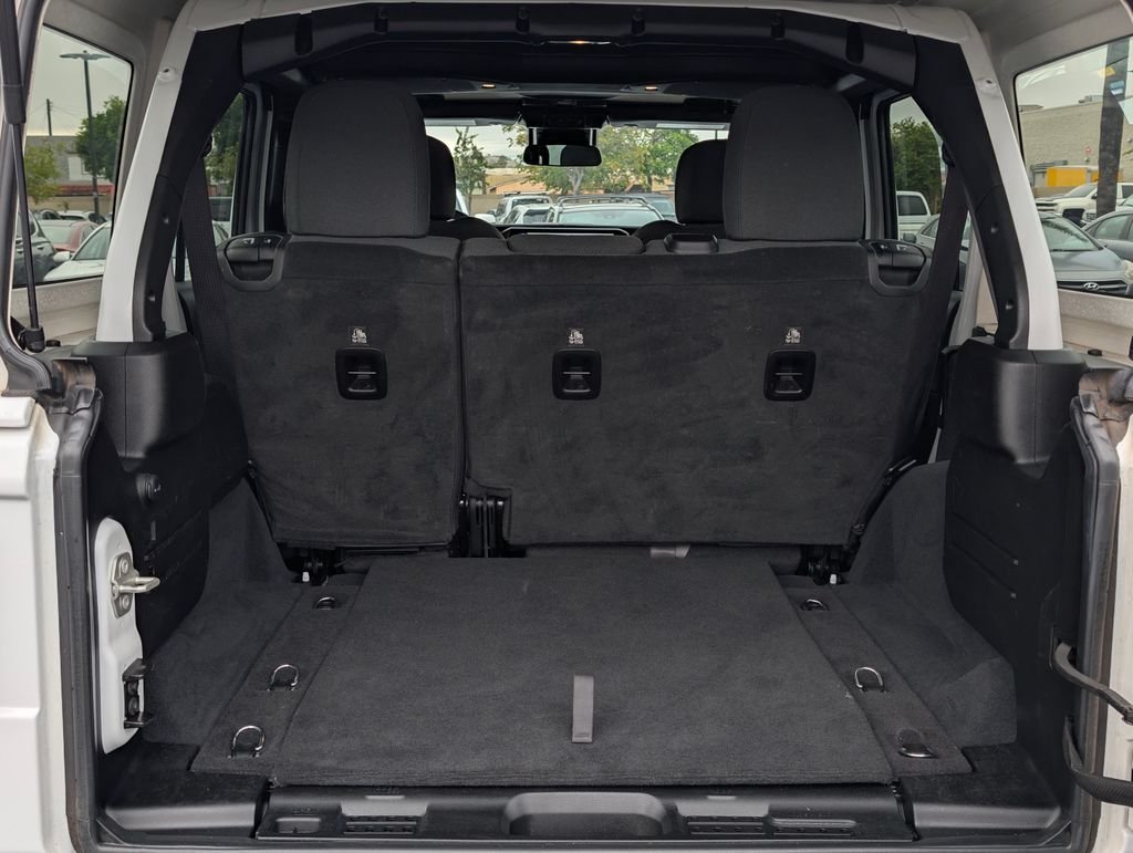 2024 Jeep Wrangler 4-Door Sahara - Photo 10