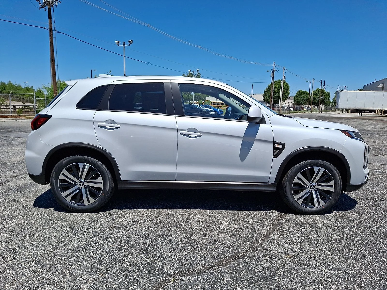 New 2026 White Mitsubishi 2.0 ES image 9