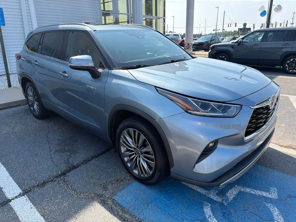 Used 2020 Blue Toyota Platinum image 6
