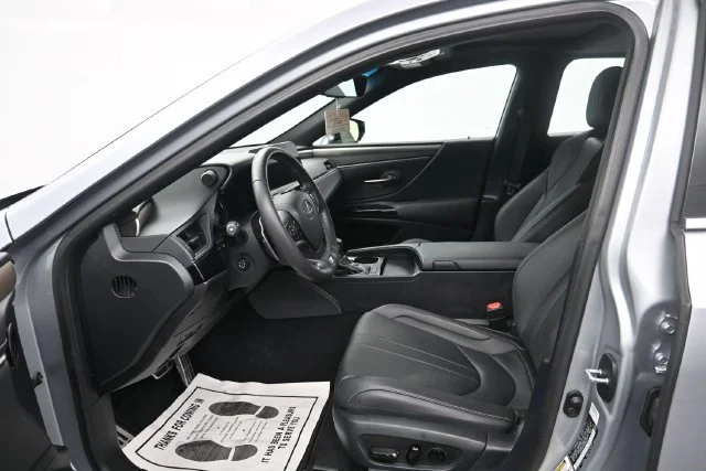 Used 2024 Iridium Lexus ES 350 F SPORT Handling image 10