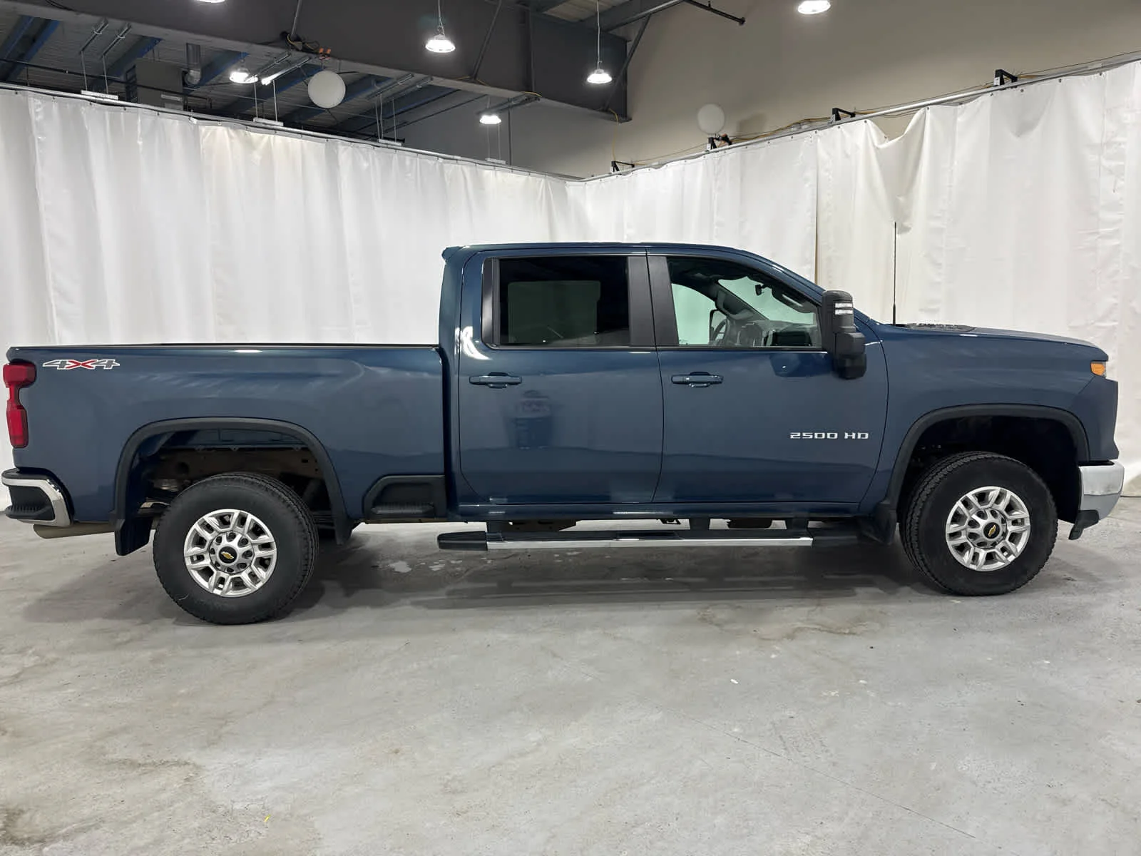 Used 2026 Lakeshore Blue Metallic Chevrolet LT image 6