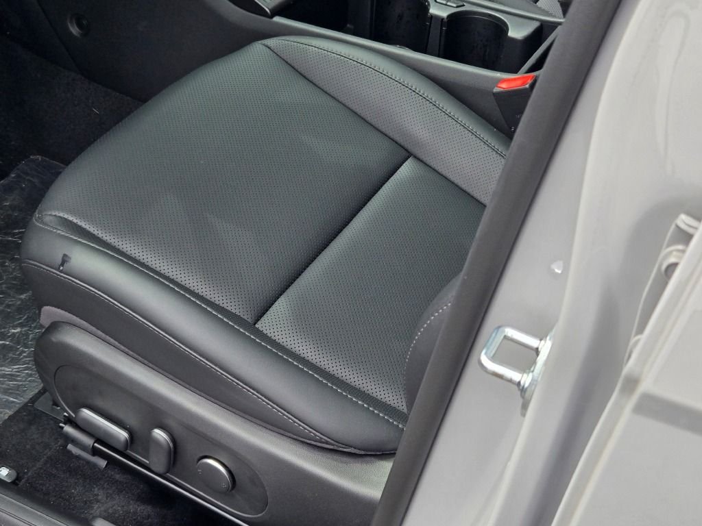 Used 2026 Cyber Gray Metallic Hyundai Limited image 22