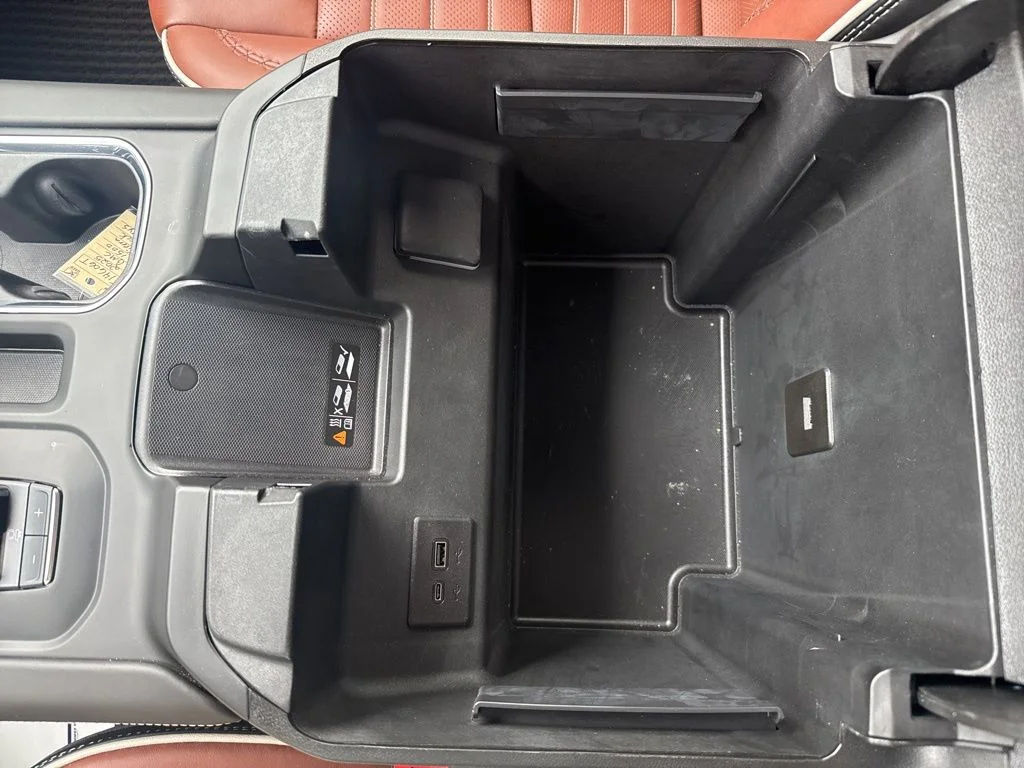 Used 2025 Onyx Black GMC Denali Ultimate image 47