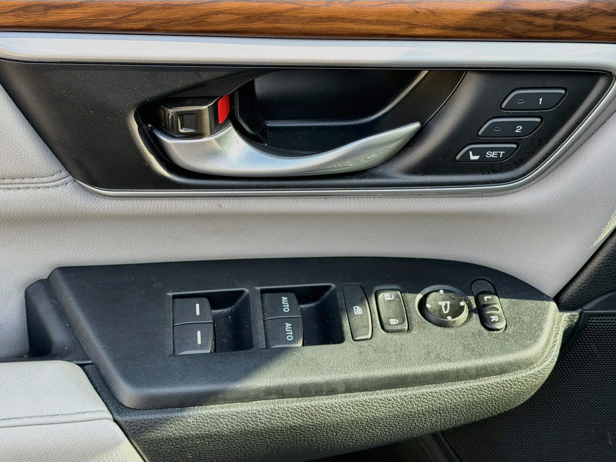 Used 2019 Lunar Silver Metallic Honda EX-L image 21