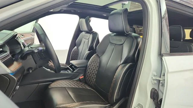 Used 2025 White Jeep Summit image 16