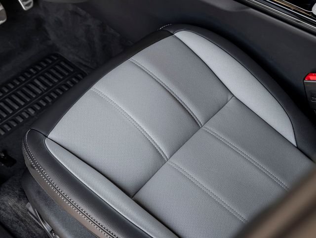 New 2026 Carpathian Grey Land Rover Hoxton Edition image 15