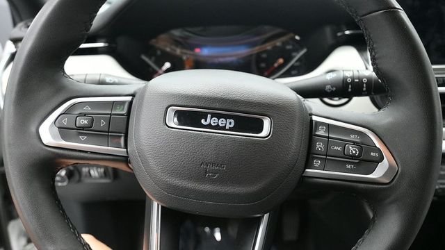 Used 2025 White Jeep Limited image 14