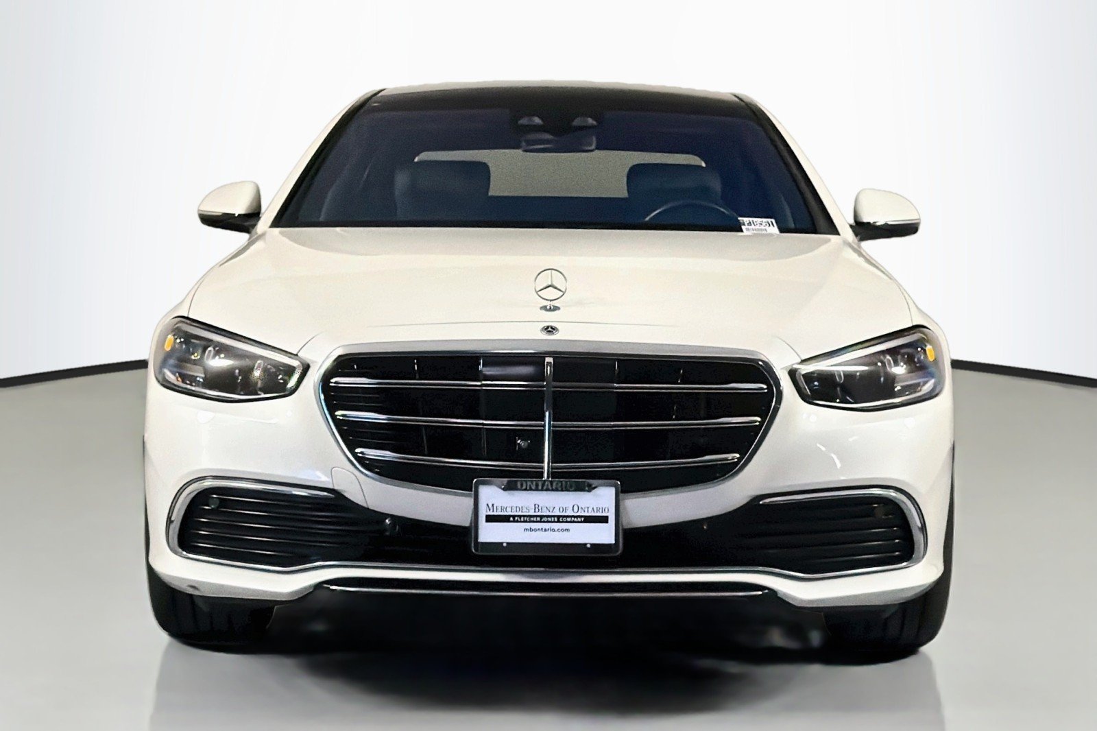 Certified Used 2023 MANUFAKTUR Diamond White Mercedes-Benz S 500 image 2