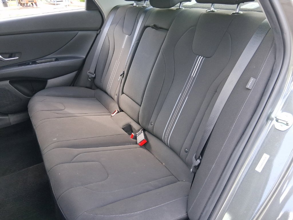 2025 Hyundai Elantra SEL - Photo 12