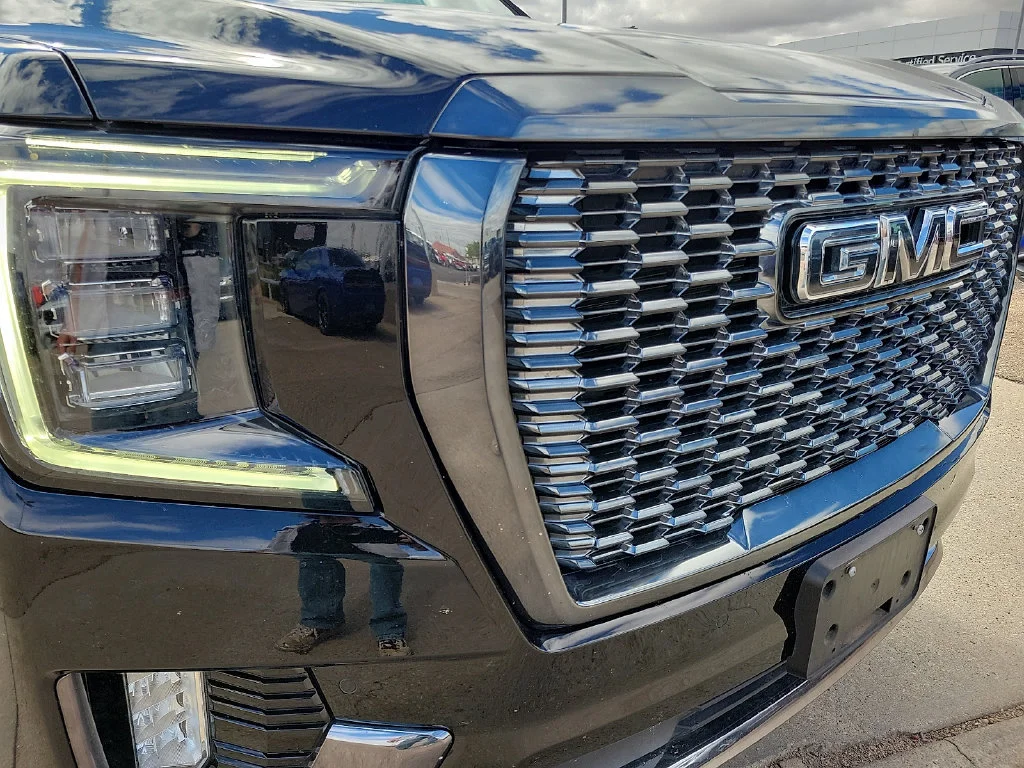 Used 2024 Onyx Black GMC Denali Ultimate image 13