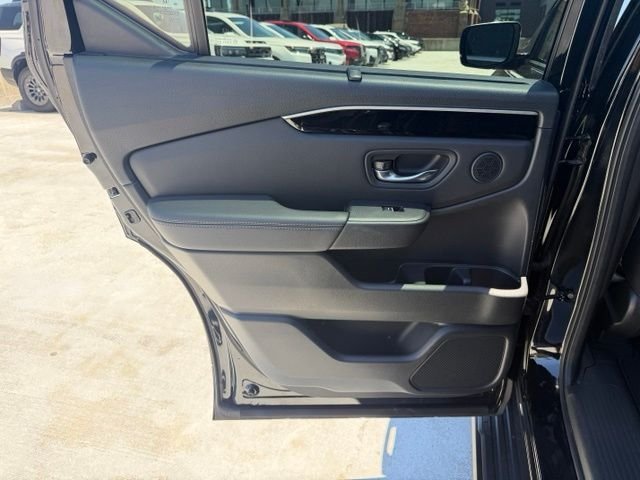 Used 2023 Black Honda Touring image 13