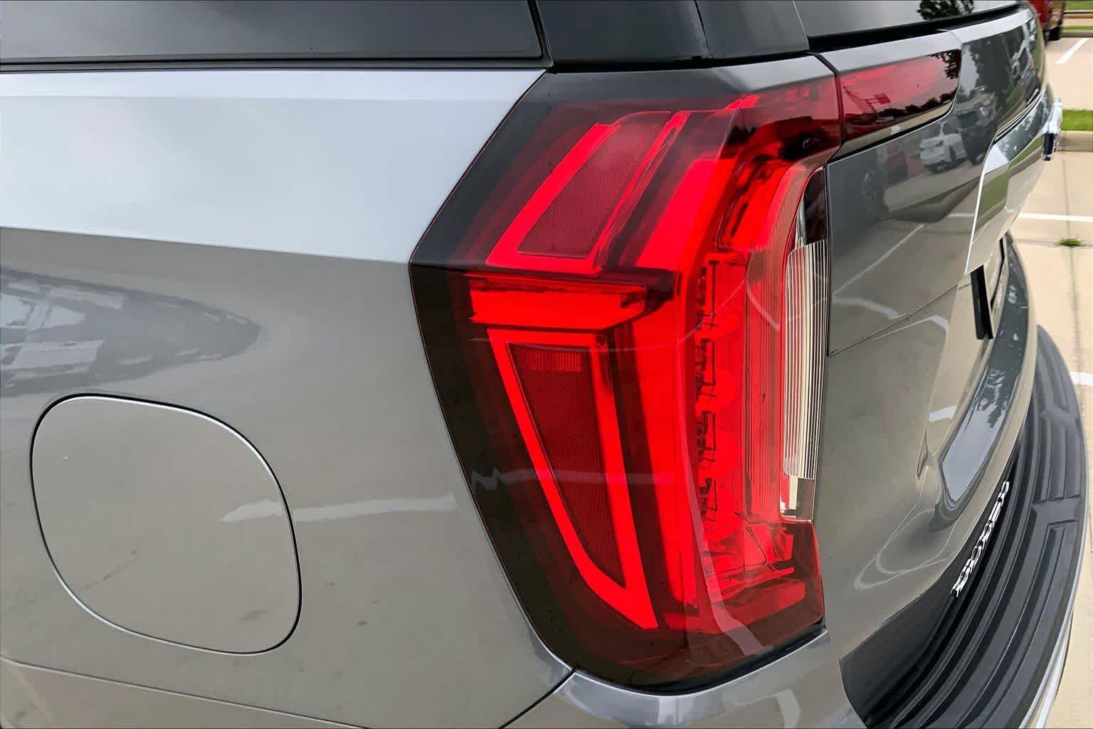 2021 GMC Yukon Denali - Photo 28