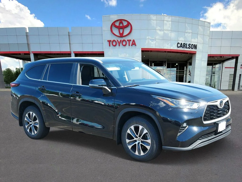 Certified 2024 Toyota Highlander XLE with VIN 5TDKDRBH7RS540508 for sale in Minneapolis, Minnesota