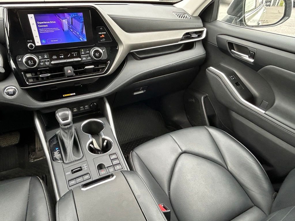 2023 Toyota Highlander XLE - Photo 12