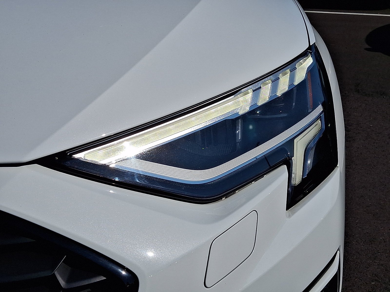 Used 2023 Glacier White Metallic   2Y2y Audi Premium image 9