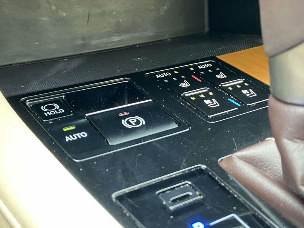 Used 2019 Beige Lexus 350 image 27
