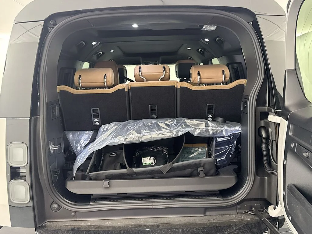 New 2026 Borasco Grey Land Rover X-Dynamic SE image 27