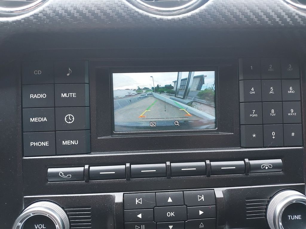 Used 2015 Black Ford V6 image 23