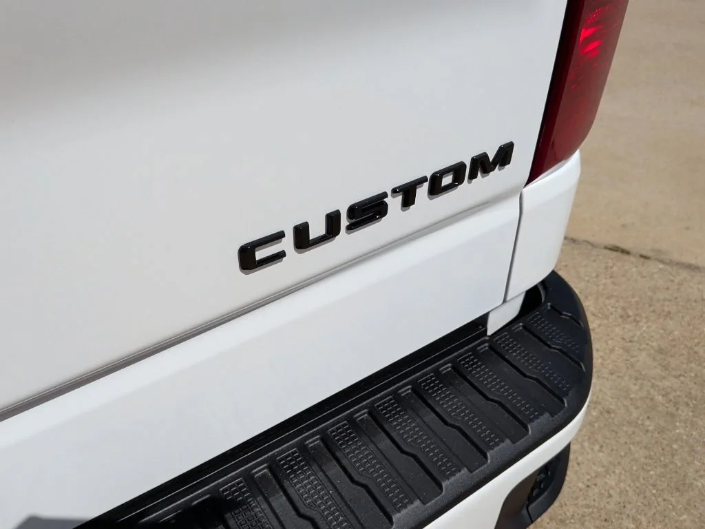 New 2026 Summit White Chevrolet Custom image 37