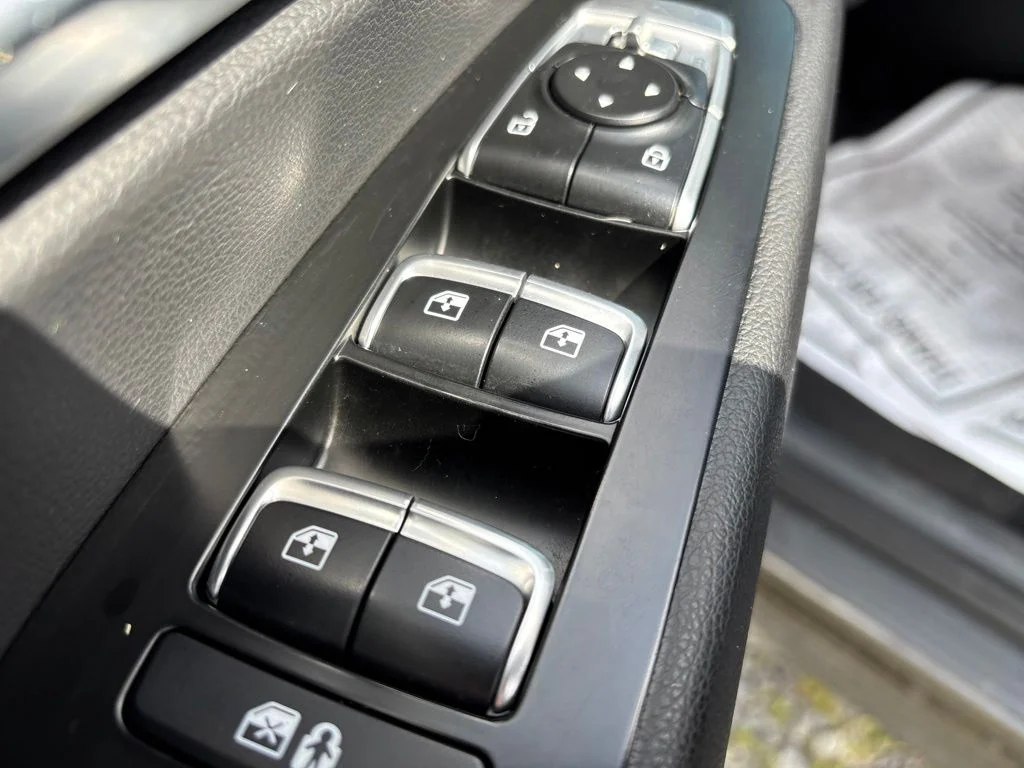 Used 2021 Green Kia EX image 13