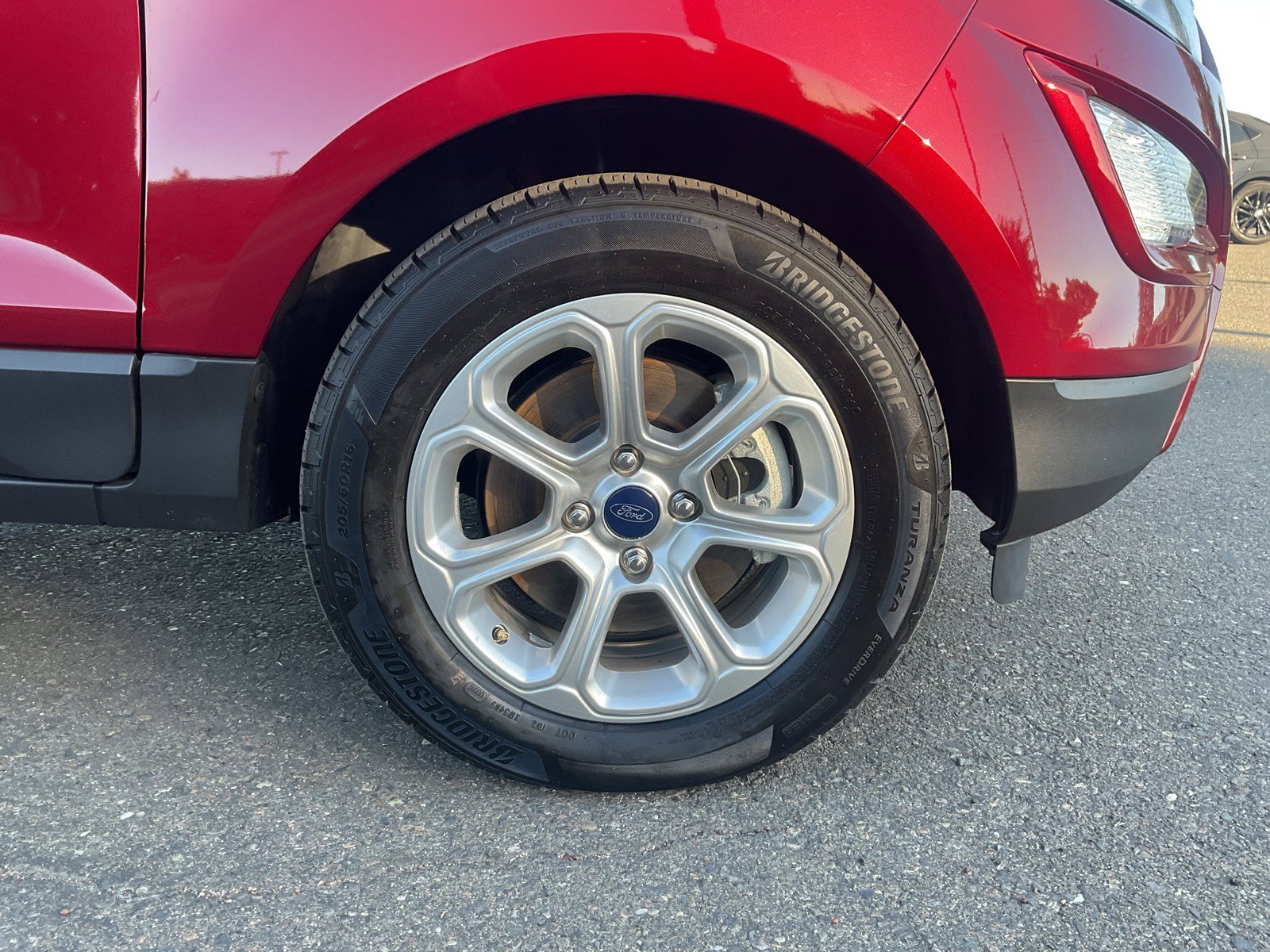 Used 2019 Ruby Red Metallic Ford SE image 10
