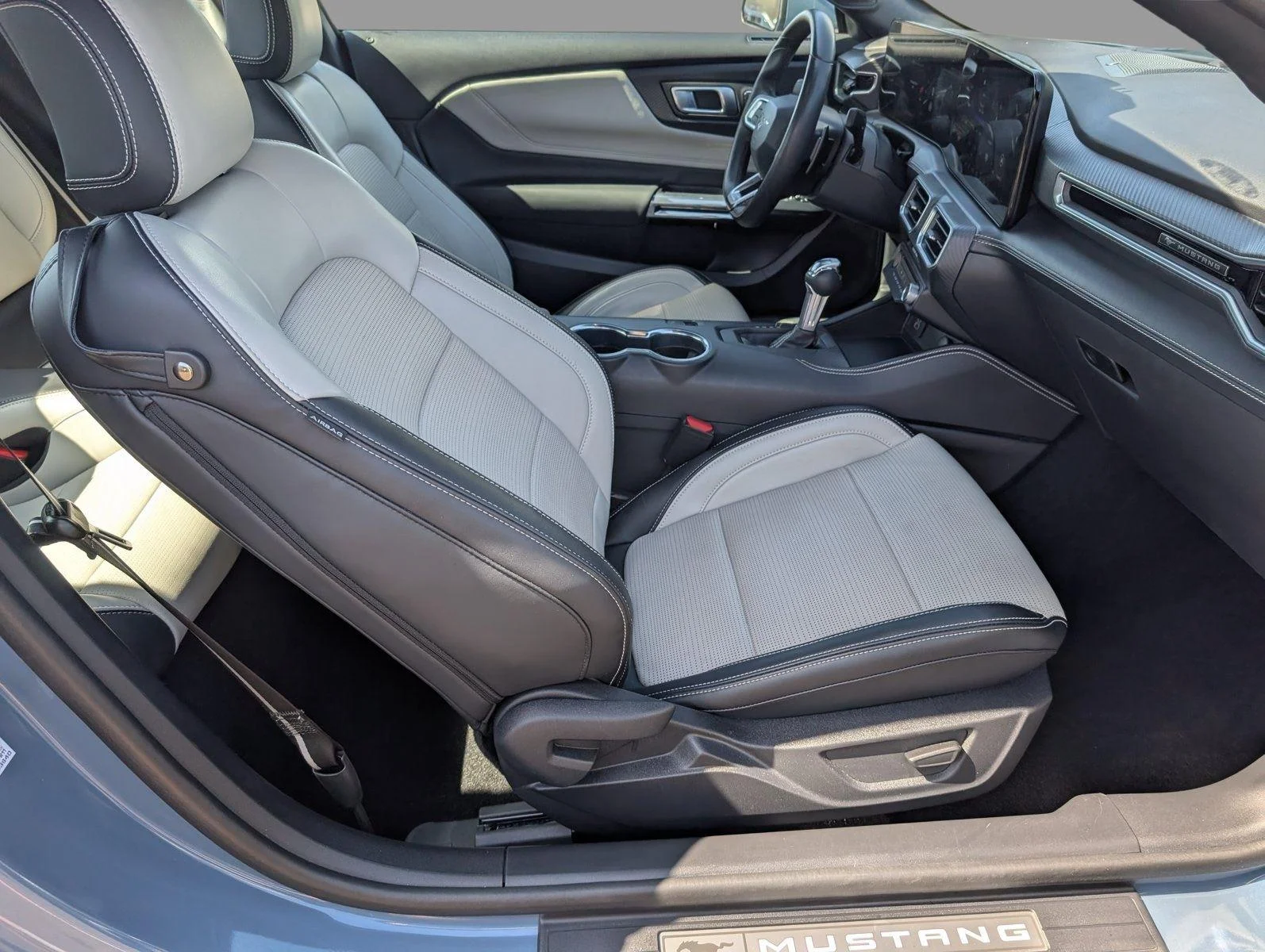 Used 2025 Vapor Blue Ford GT Premium image 36