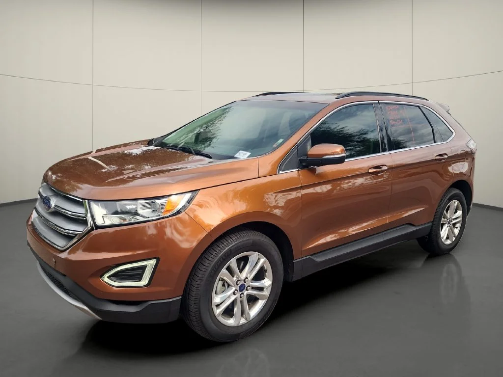 Used 2017 Red Ford SEL image 3