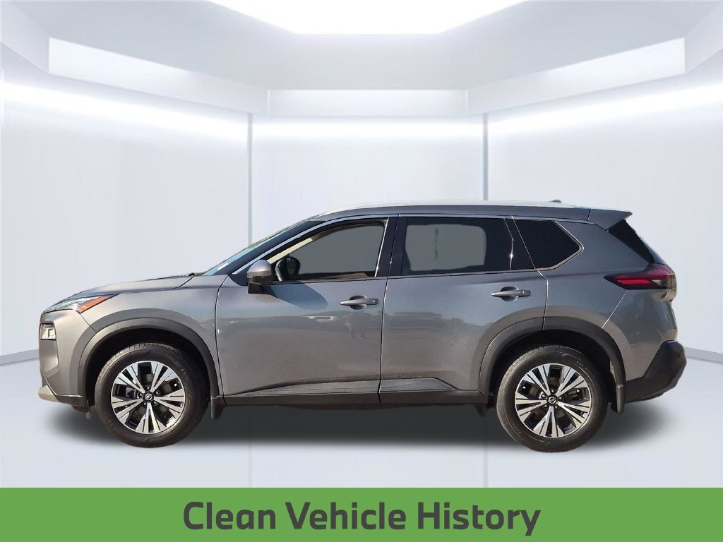 Used 2021 Gray Nissan SV image 2