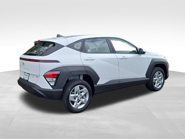 New 2026 White Hyundai SE image 5